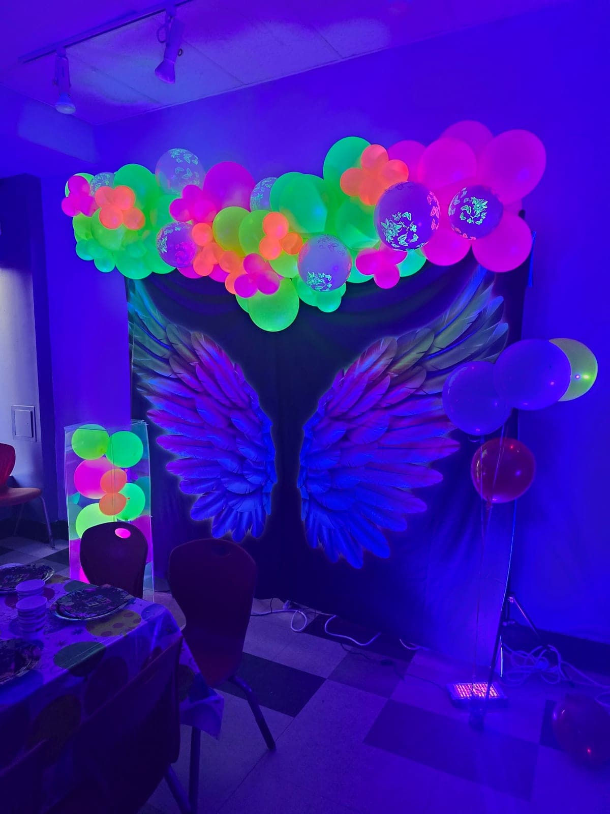 UV Glow Balloon Garland