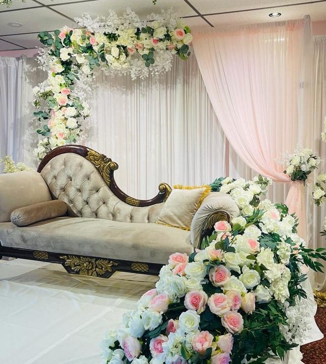 Carved Tufted Chaise